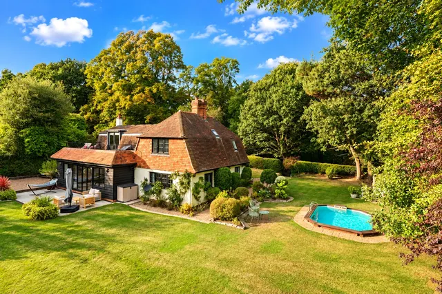 Steep Hill, Chobham, GU24, photo 1