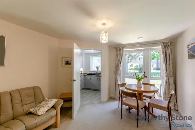 Ack Lane East, Bramhall, SK7, photo 2