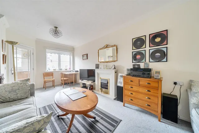 Hope Road, Sale, M33, photo 3