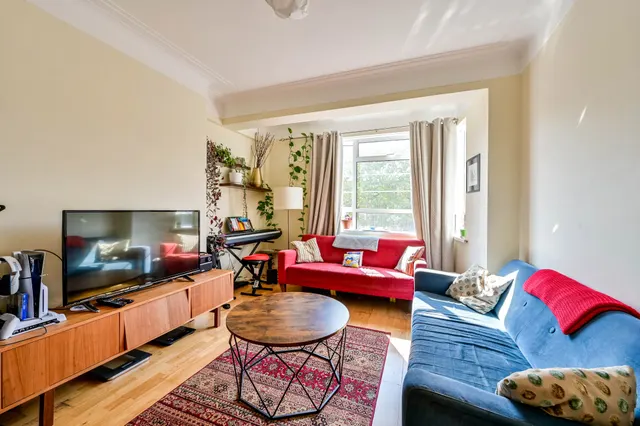 London, SW19, photo 1