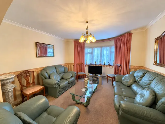 Okehampton Crescent, Welling, DA16, photo 2