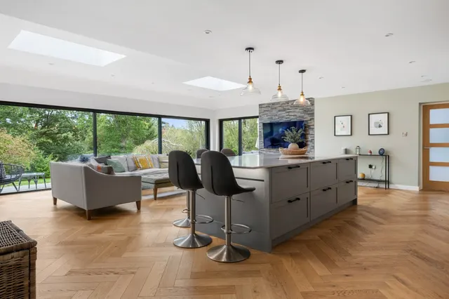 Warden Court, Cuckfield, RH17, photo 3