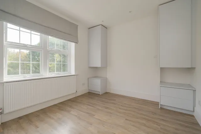 Photo 3 — Gunnersbury Avenue, Ealing, W5