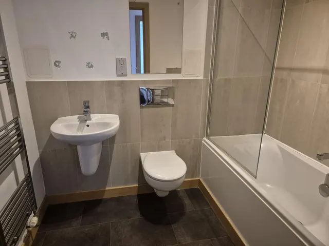 Manor road, SM6, photo 2