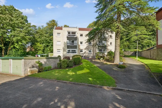 Rhu Ellen Court, Rhu, G84, photo 1