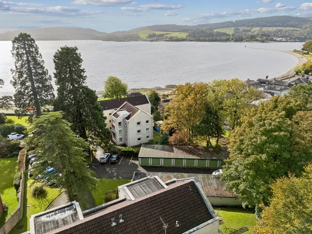 Rhu Ellen Court, Rhu, G84, photo 3