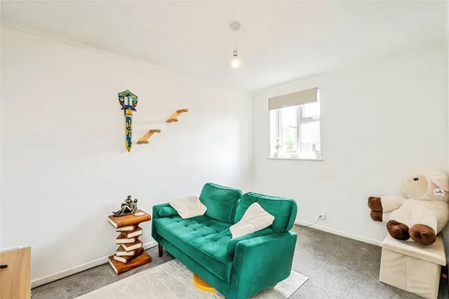 Caernarvon Road, Chichester, PO19, photo 2