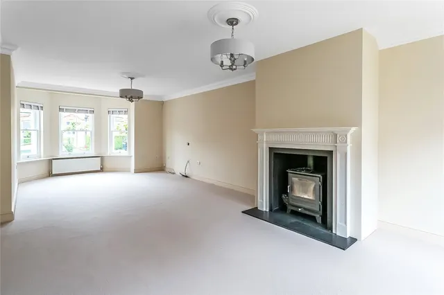 Brownlow Road, Redhill, RH1, photo 3