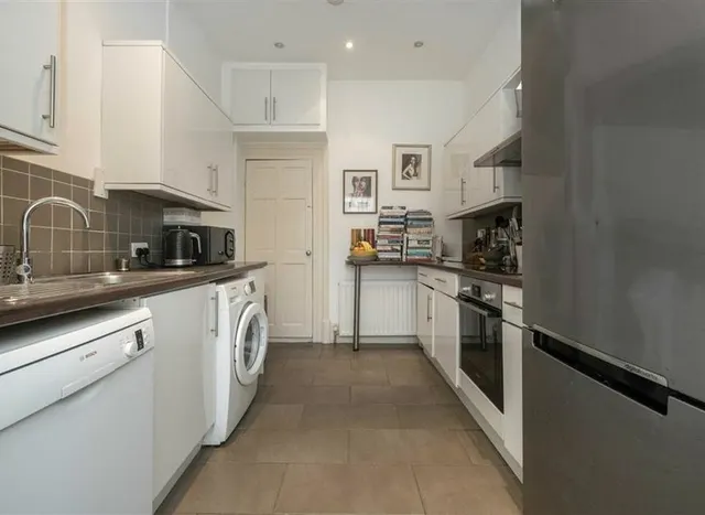 Photo 3 — Mapesbury Road, Cricklewood, NW2