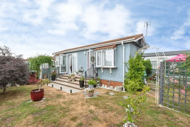Photo 2 — Three Star Park, Bedford Road, Lower Stondon, Henlow, SG16