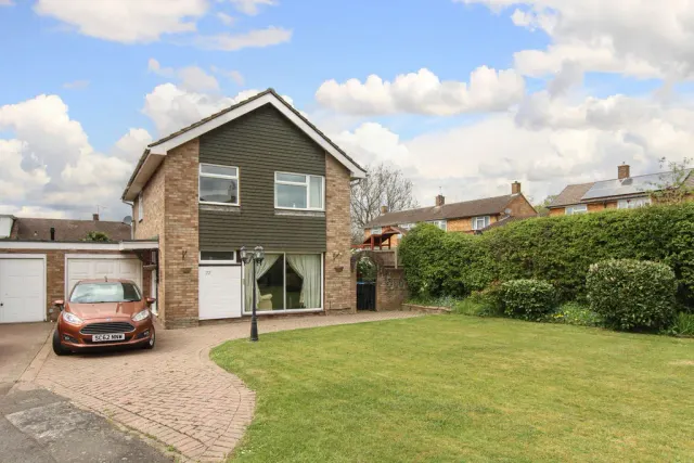 Branksome Close, Hemel Hempstead, Hertfordshire, HP2 7AG, photo 1