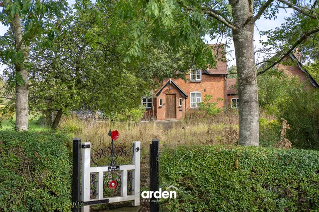 Lea End Lane, Hopwood, B48, photo 3