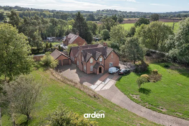 Lea End Lane, Hopwood, B48, photo 1