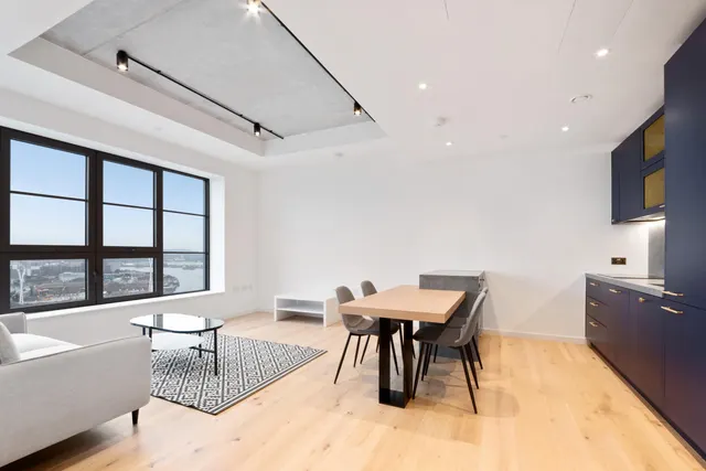 Douglass Tower, Goodluck Hope, E14, photo 1