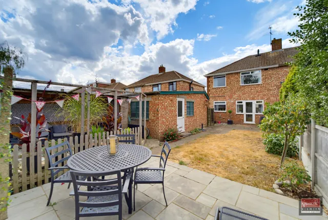 Brightside Avenue, Staines-Upon-Thames, TW18, photo 3