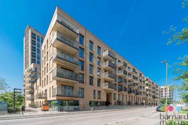 Perryfield Way, London, NW9, photo 1