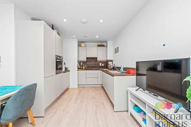 Perryfield Way, London, NW9, photo 2