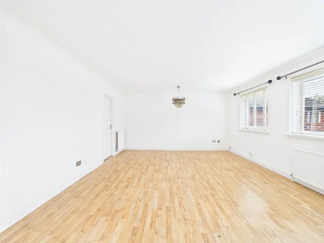 Photo 3 — Mistral Court, Eccles, Manchester, Greater Manchester, M30 9JB