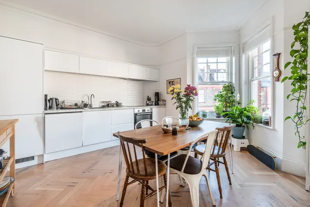 Photo 3 — Lydhurst Avenue, London, SW2