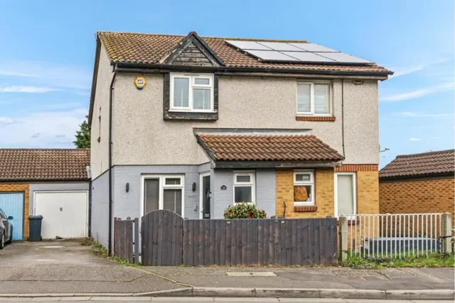 Abbey Close, Hayes, UB3, photo 1
