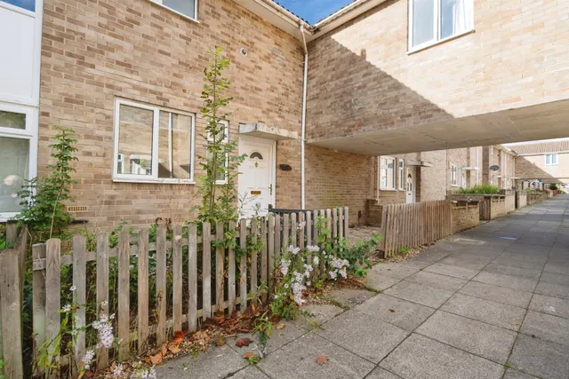 Collingwood Walk, Andover, SP10, photo 1