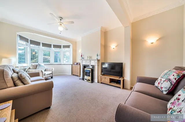 Pettits Boulevard, Romford, RM1, photo 3