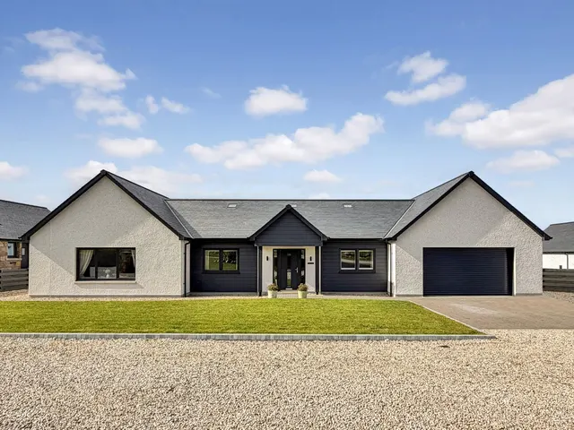 Longmorn, Elgin, photo 1