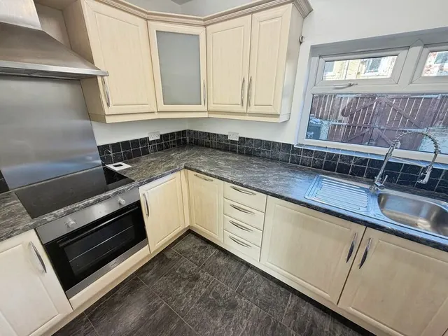 Vincent Terrace, Stanley, DH9, photo 3