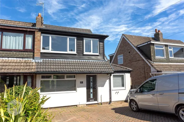 Upton Way, Walshaw, Bury, BL8 3BT, photo 1