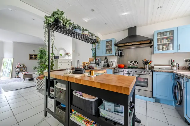 Photo 3 — Ridgeview Road, Whetstone, N20