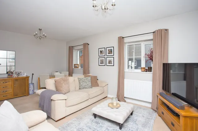 Carter Close, Hawkinge, CT18, photo 2