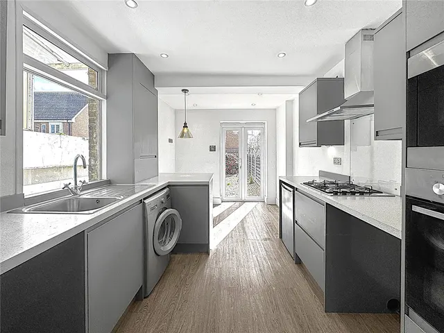 Albion Road, Hounslow, TW3, photo 3