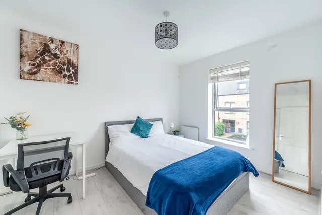 Photo 3 — 6 Sutton Road, HARROW
