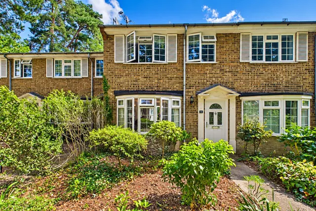 Broomhall Lane, Horsell, GU21, photo 1