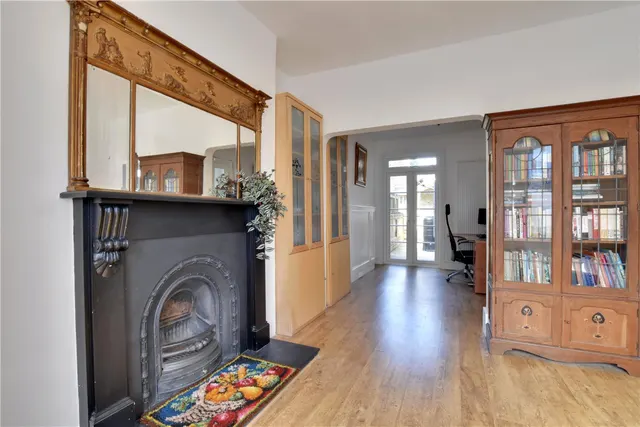Photo 3 — Leahurst Road, Hither Green, London, SE13