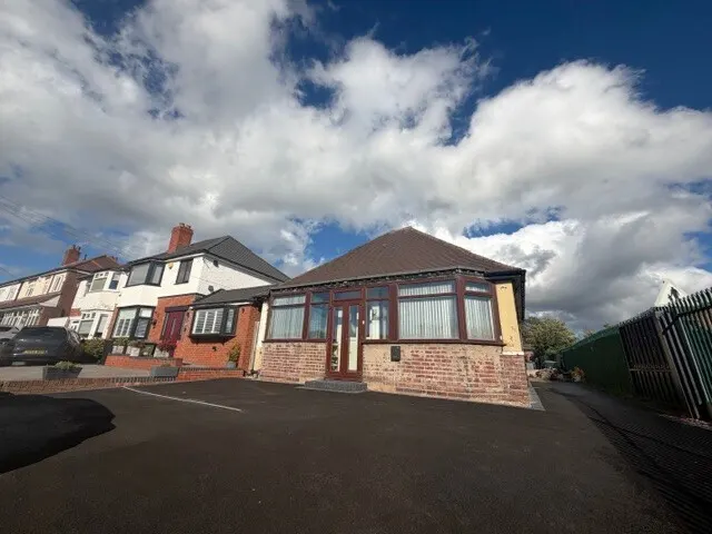 Birmingham Road, B43, photo 1