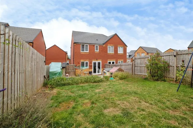 Photo 2 — Rebecca Close, Sutton-in-Ashfield, Nottinghamshire, NG17