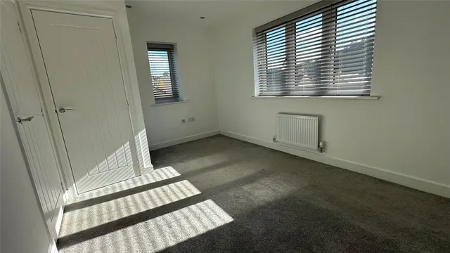 Castle Hill Drive, Ebbsfleet, DA10, photo 3