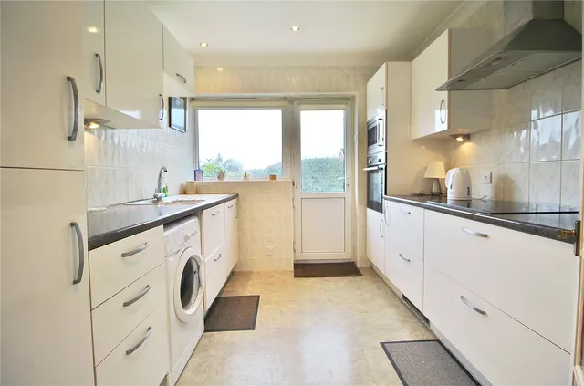 Woodside Close, Storrington, RH20, photo 2