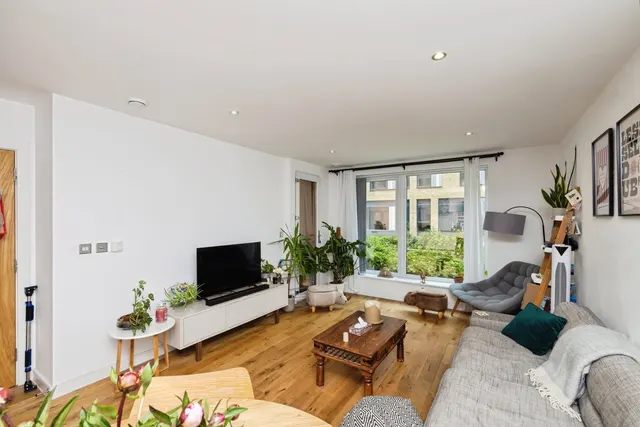 Eltringham Street, London, SW18, photo 1
