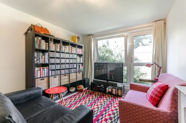 Flat 44, 6-10 Aberdeen Park, London, photo 1