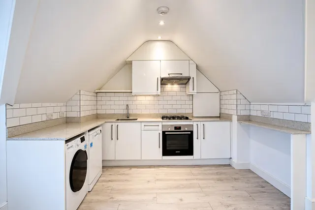 Boscobel Road, St Leonards-On-Sea, photo 3