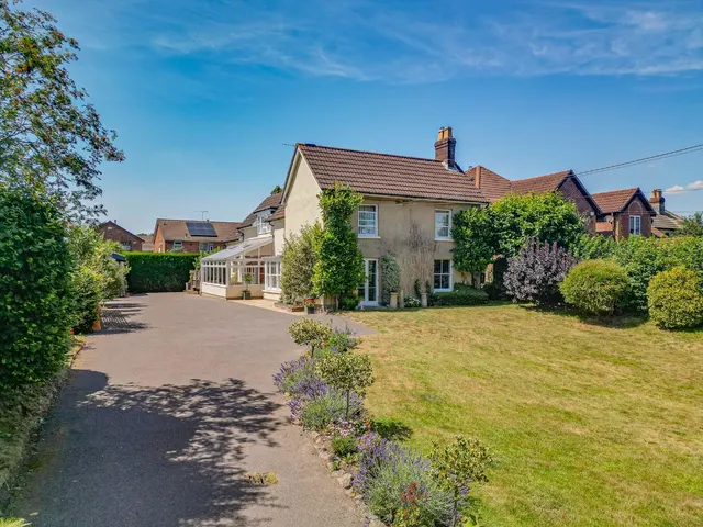 Botley Road, Fair Oak, Eastleigh, Hampshire, SO50 7AN, photo 1