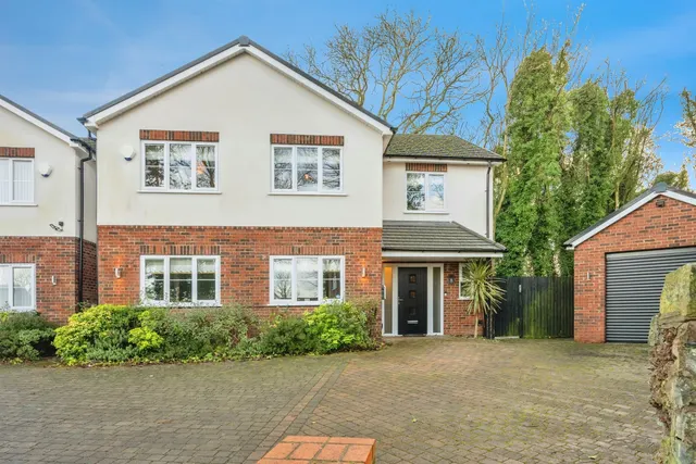 St. Marys Close, Sedgley, DY3, photo 2