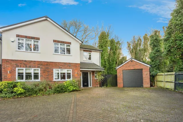St. Marys Close, Sedgley, DY3, photo 1