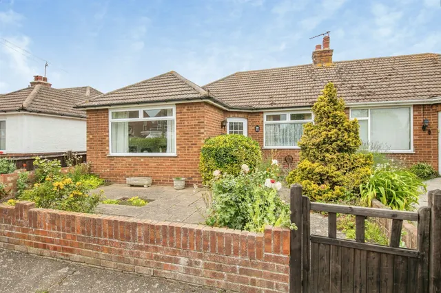 Oakley Road, Harwich, CO12, photo 1