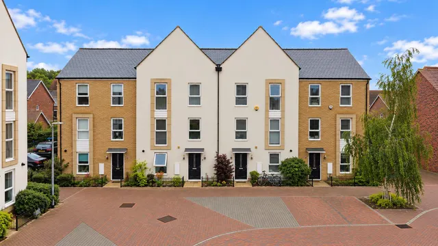Simford Way, Whitehouse, photo 1