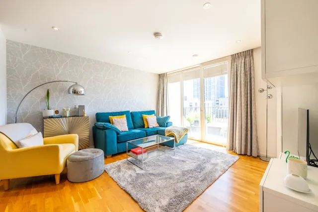 Flat 45, Samphire Heights, 24 Napa Close, London, photo 1