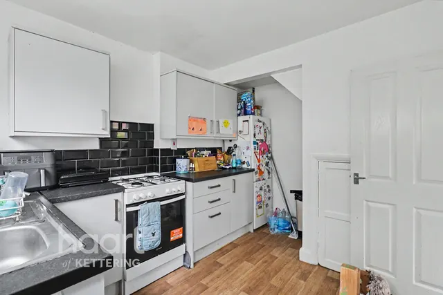 Gilchrist Avenue, Corby, NN17, photo 3