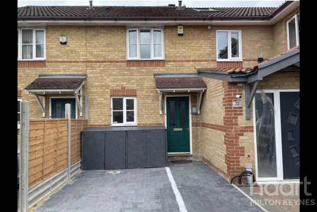 Bardsey Court, MK10, photo 1